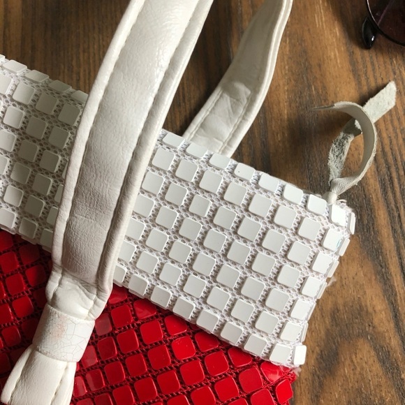 Lumured VTG handbag/purse shoulder red/white  mesh - Picture 2 of 9